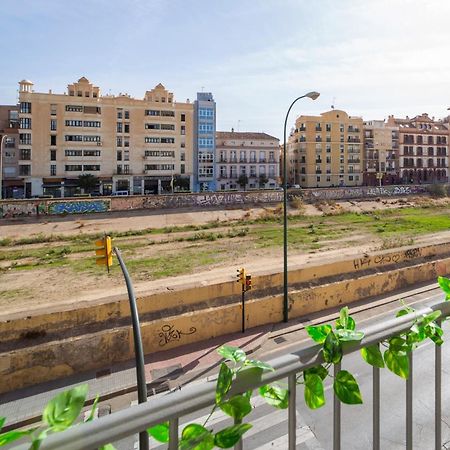 Central And Beautiful Apartment - Free Parking Malaga Exterior photo