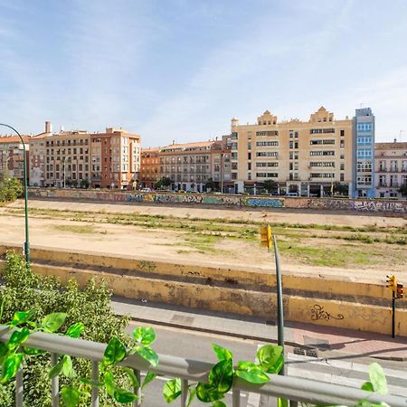 Central And Beautiful Apartment - Free Parking Malaga Exterior photo
