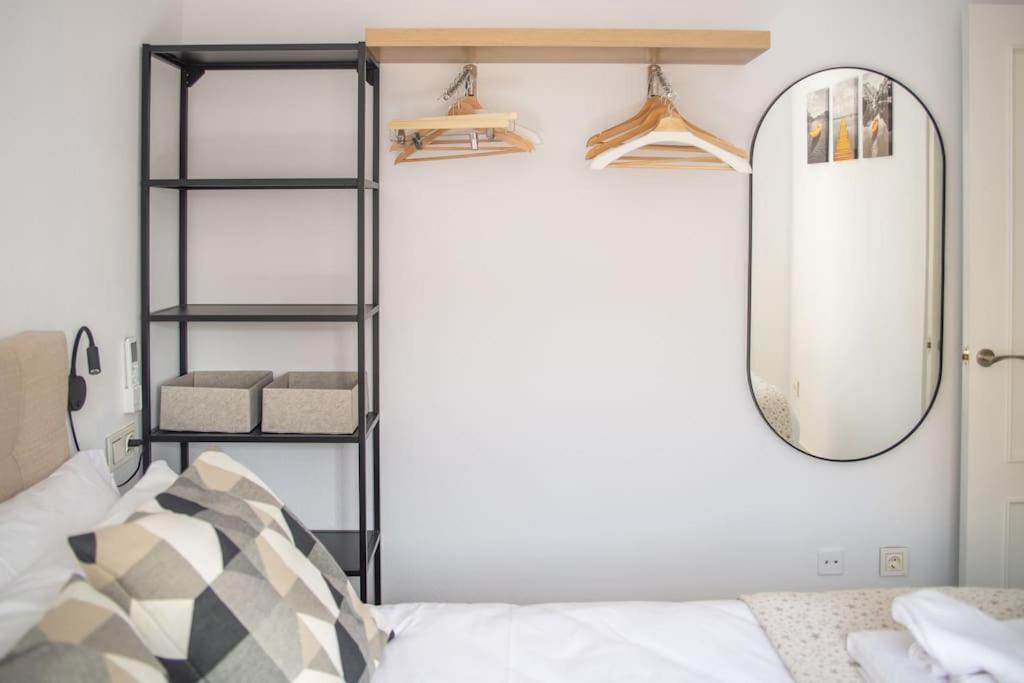 Central And Beautiful Apartment - Free Parking Malaga Exterior photo